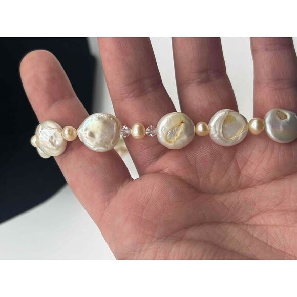 NWT Studio 9 Jewelry Pearl Floral Design  Necklace Earring Set - Picture 4 of 6